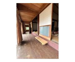 【裏山つきの豪華な住宅】山口県美祢市一戸建て