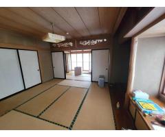 山形市北西部、大曽根小学校まで徒歩５分の田園風景広がる静かな環境です。