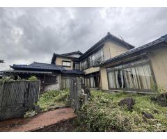 県立加茂病院近くの大きめ一戸建て　20万円でお譲りします。